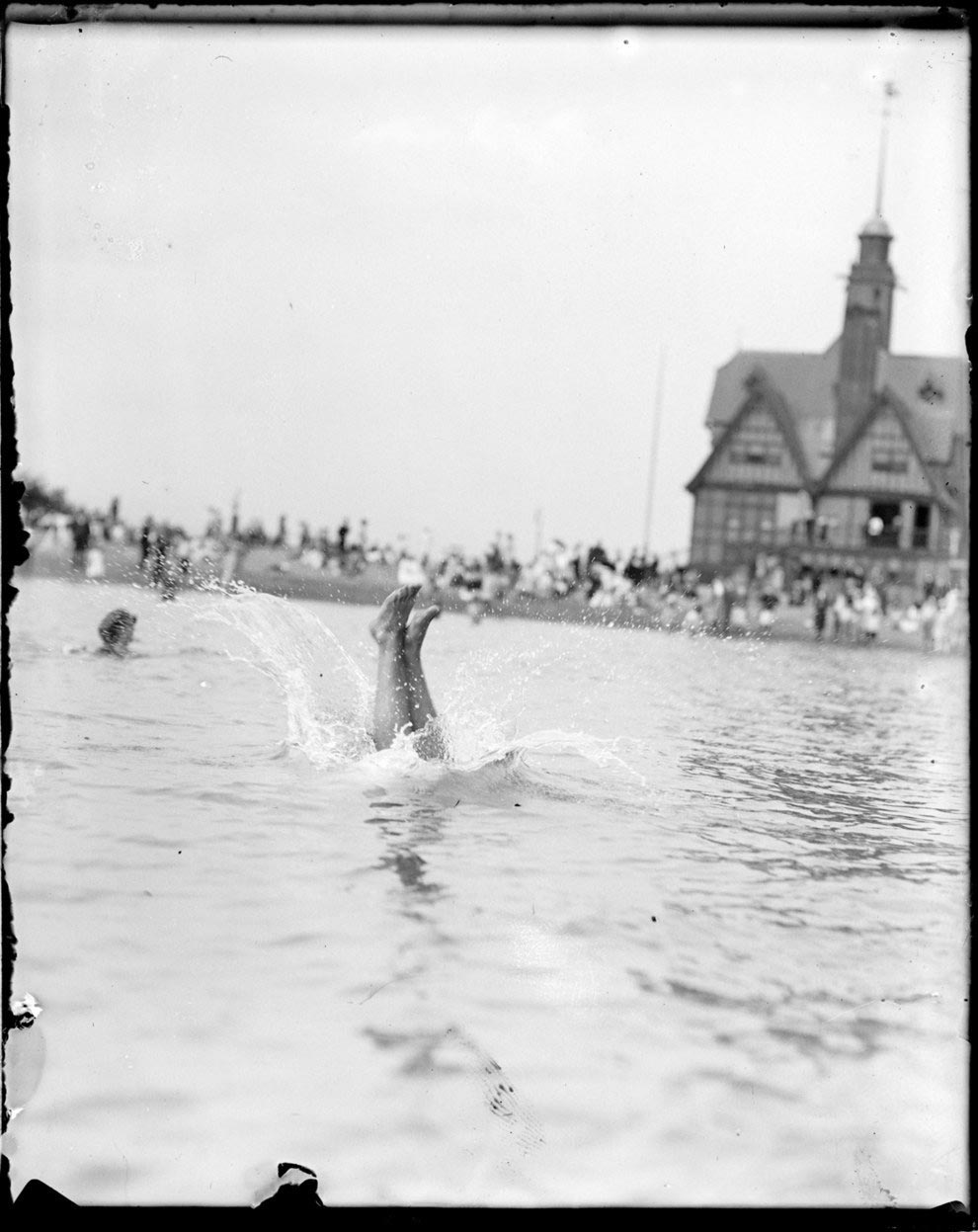 купальники 1920 год, купальники носили женщины в 1920 году, винтажные купальники, день на пляже 1 лет назад, 