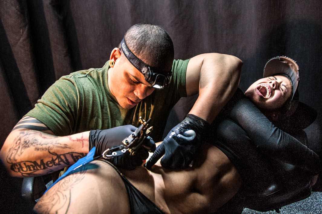 процесс нанесения татуировки, Энн Бэлок Лавэр, Anne Burlock Lawver Indelible