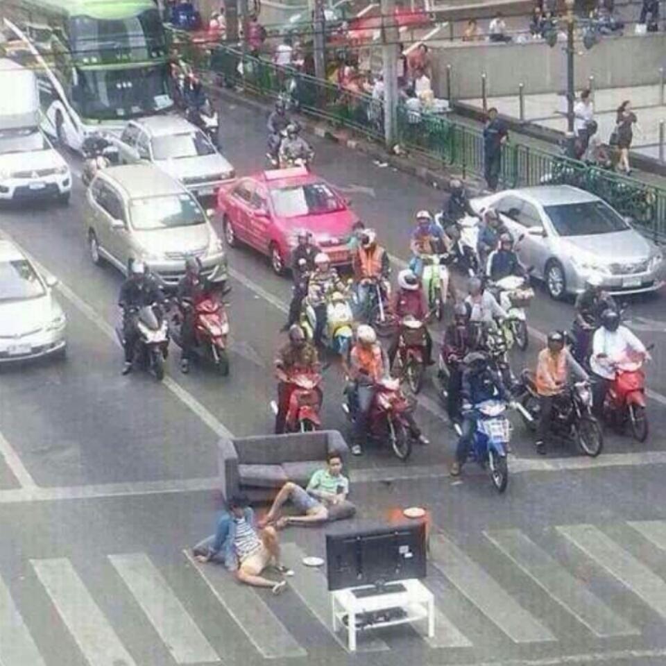 Безумные японцы, тем временем в азии, смешные японцы