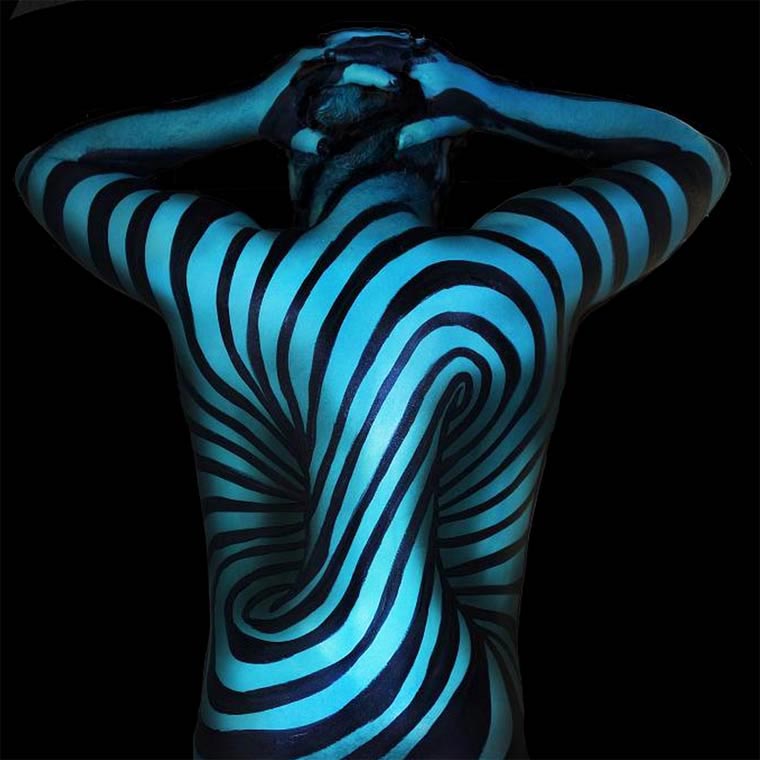 Обман зрения: объёмные рисунки на теле, которые заставят вас усомниться в увиденном Just an Illusion, Натали Флетчер, Natalie Fletcher, бодиарт, оптические иллюзии