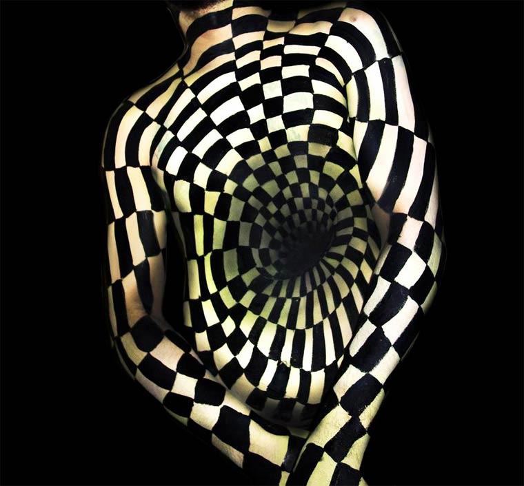 Обман зрения: объёмные рисунки на теле, которые заставят вас усомниться в увиденном Just an Illusion, Натали Флетчер, Natalie Fletcher, бодиарт, оптические иллюзии