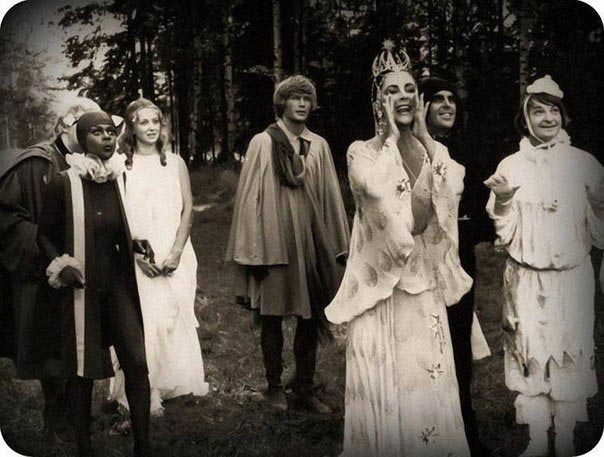 Неизвестные и поистине уникальные кадры, которые откроют вам окно в историю Исторические кадры, редкие архивные фотографии, исторические события, редкие фото звёзд