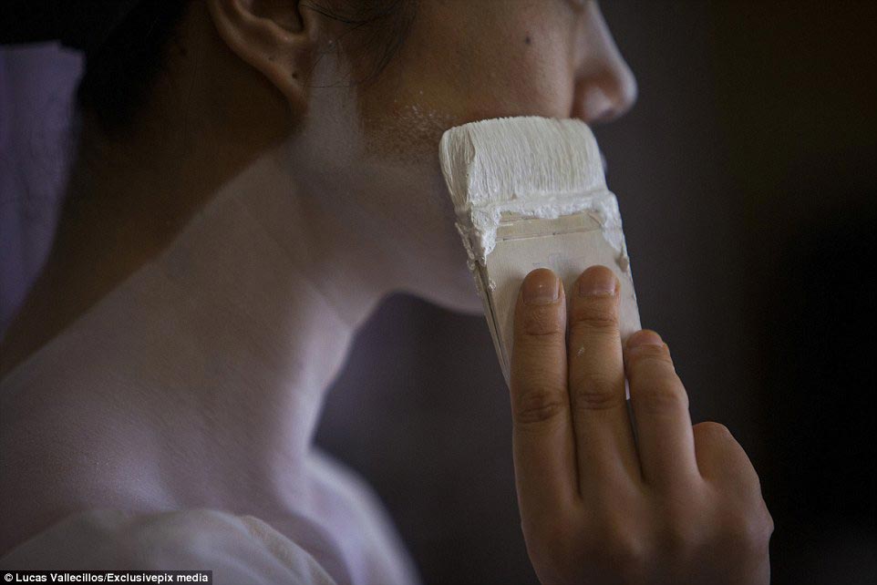 мир гейш, гейши изнутри, фотографии гейш,Лукас Валлесиллос, Lucas Vallecillos, гейши репортаж