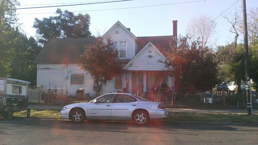 подростки высмеивали дом 75-летнего, добровольцы покрасили дом, Джош Сайганик, Josh Cyganik 