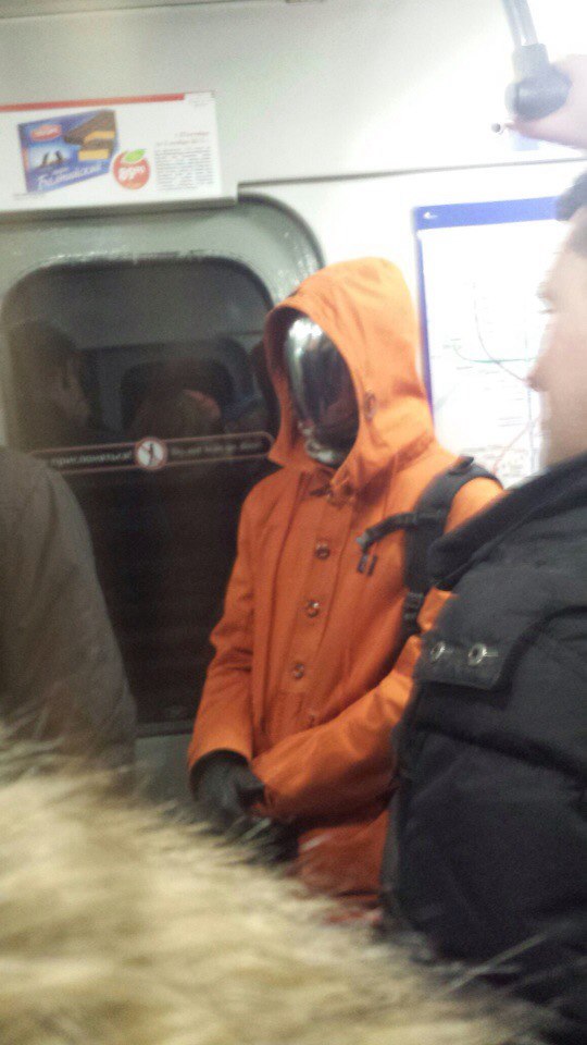 мода петербургского метро, мода метро, модники в транспорте, странные пассажиры метро 