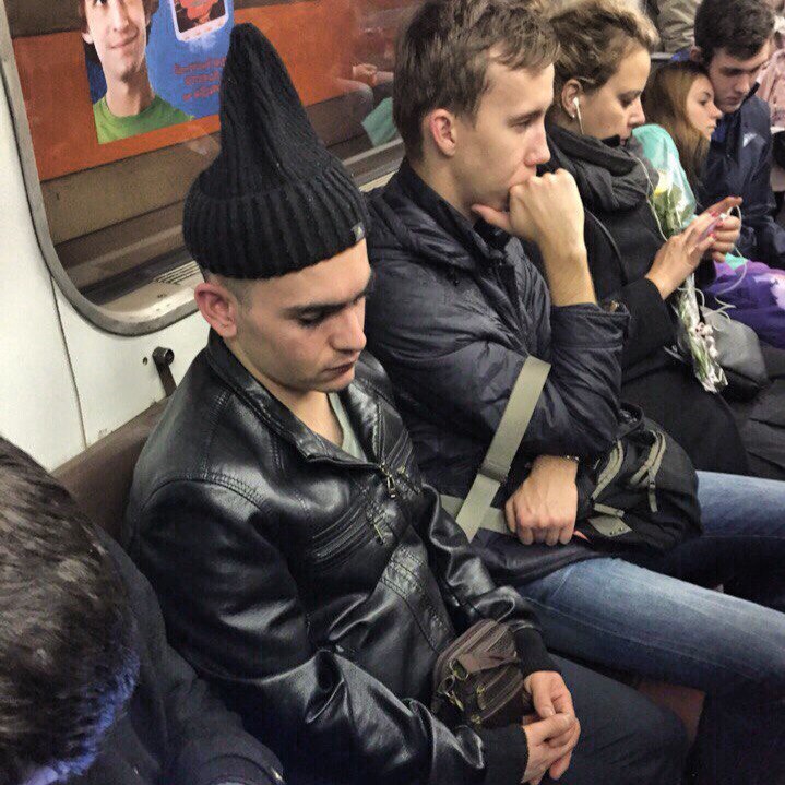 мода петербургского метро, мода метро, модники в транспорте, странные пассажиры метро 