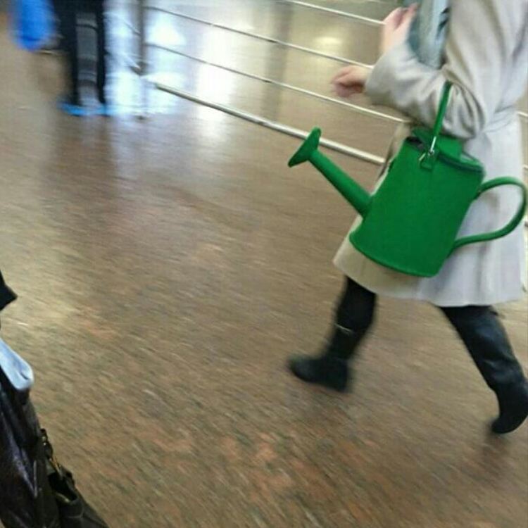 мода петербургского метро, мода метро, модники в транспорте, странные пассажиры метро 