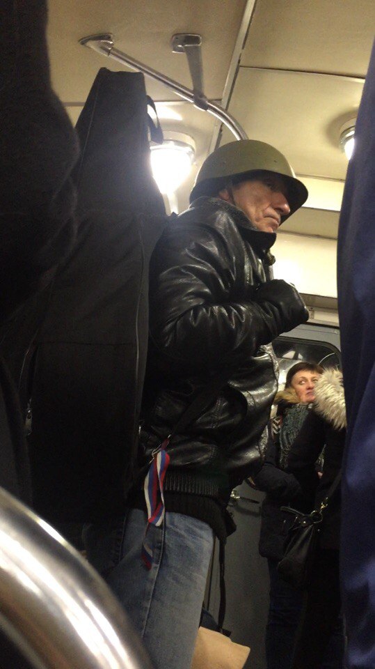 мода петербургского метро, мода метро, модники в транспорте, странные пассажиры метро 