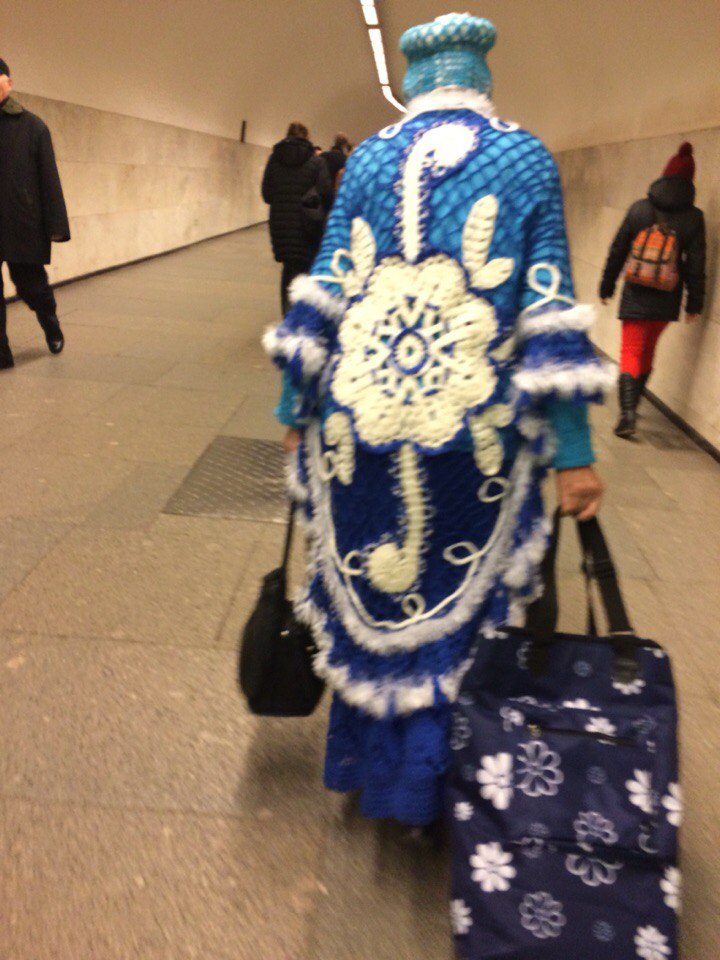 мода петербургского метро, мода метро, модники в транспорте, странные пассажиры метро 