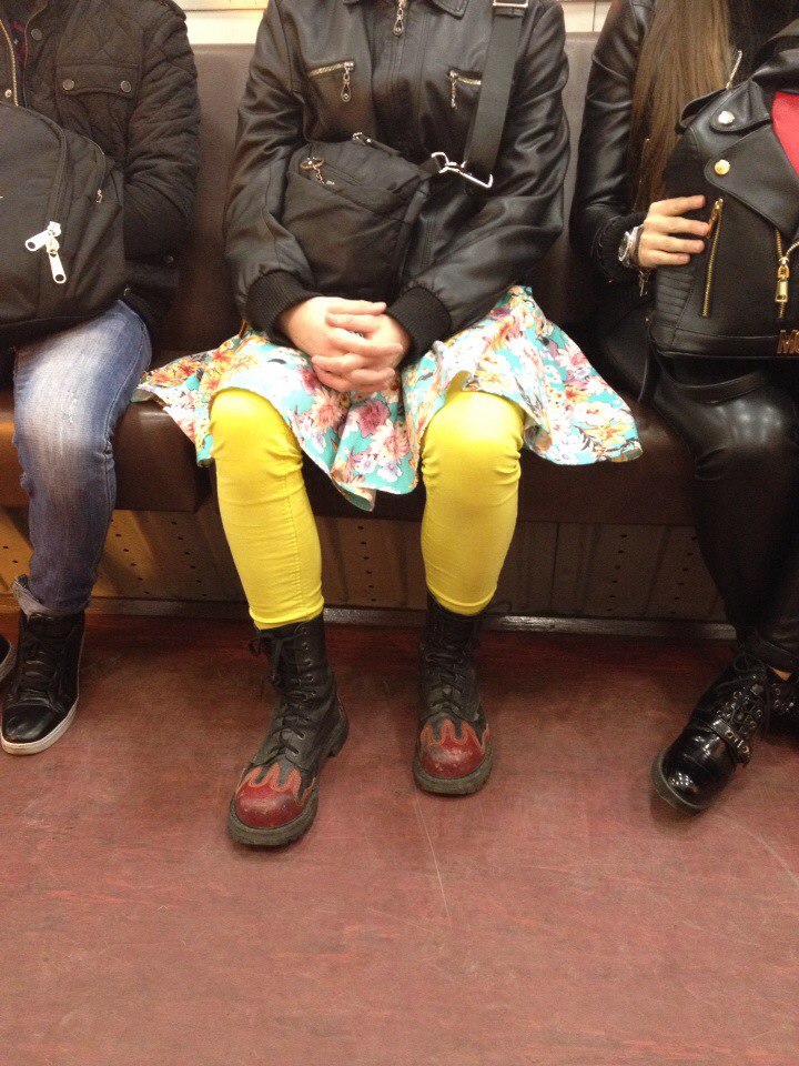 мода петербургского метро, мода метро, модники в транспорте, странные пассажиры метро 