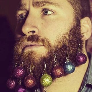Jingles Beards, новогодние бороды, ёлочные шары в бороде, гирлянда в бороде