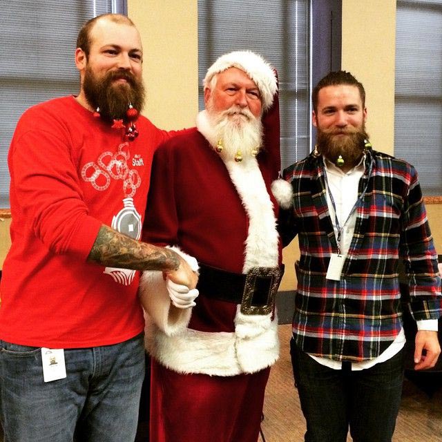 Jingles Beards, новогодние бороды, ёлочные шары в бороде, гирлянда в бороде