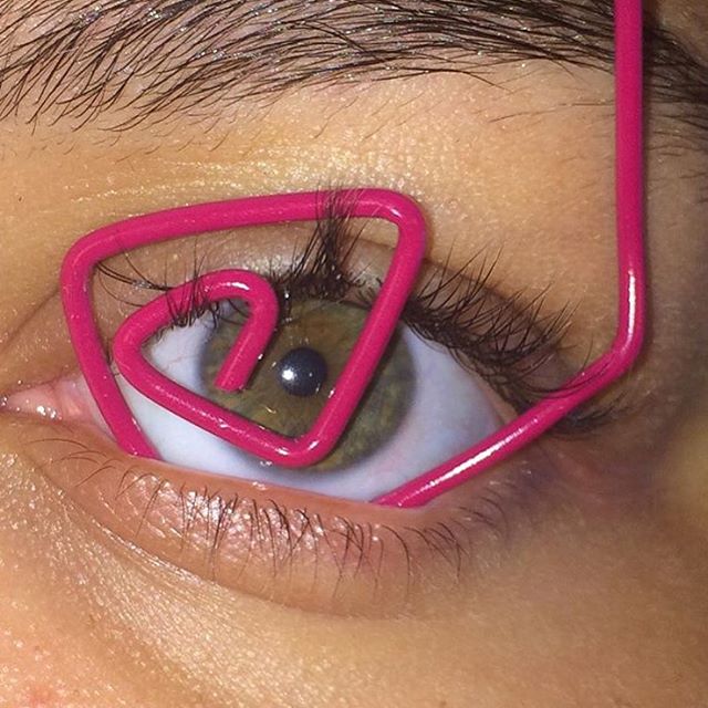 Eyexam, люди в глаза разные предметы