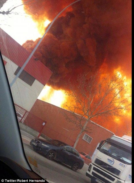 токсичное облако в Испании, оранжевое облако в Испании, оранжевое токсичное облако в Испании, взрыв на химическом заводе в Испании, Оранжевое облако Игуалада