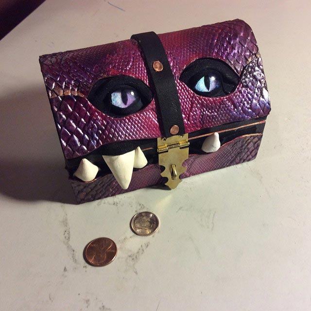 чемоданы в виде монстров, монстры сундуки, Mellie Z, Fine Line Workshop