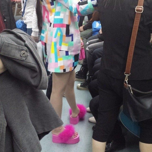 мода петербургского метро, мода метро, модники в транспорте, странные пассажиры метро 