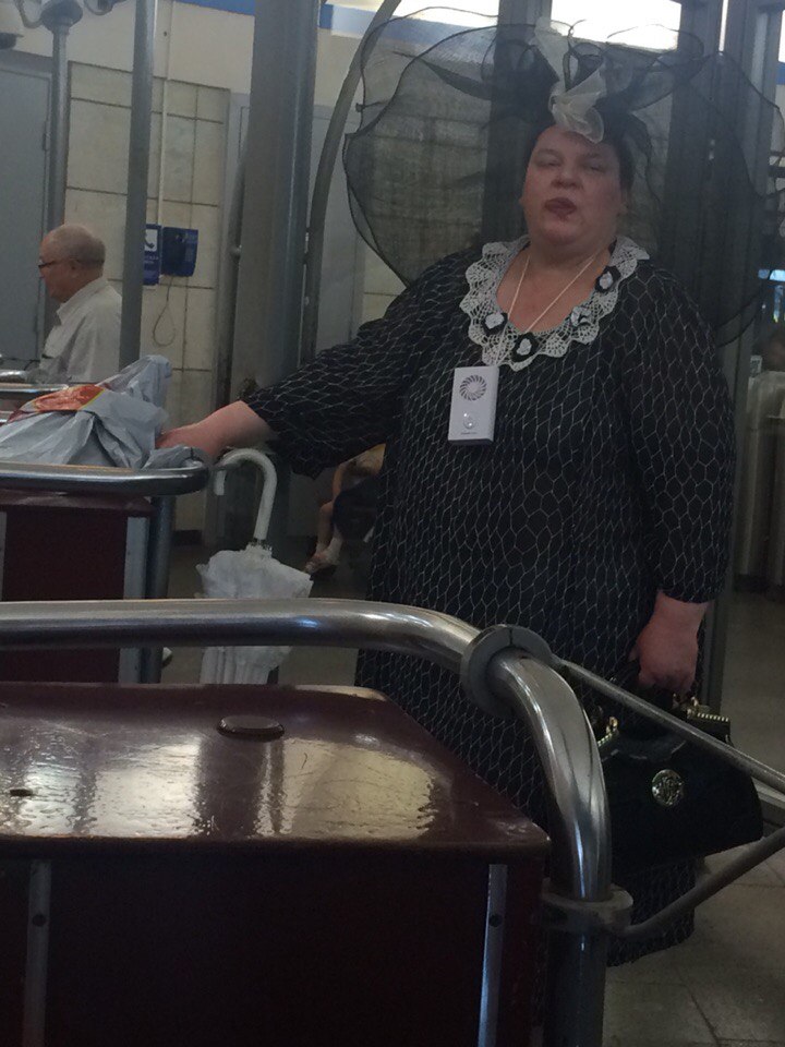 мода петербургского метро, мода метро, модники в транспорте, странные пассажиры метро 