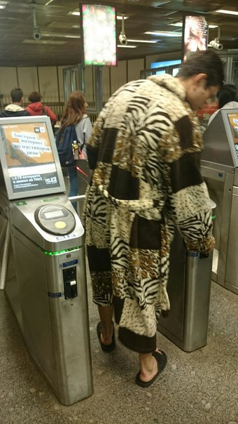 мода петербургского метро, мода метро, модники в транспорте, странные пассажиры метро 