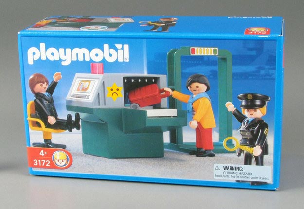 жуткие игрушки для детей, страшные игрушки для детей, нелепые игрушки