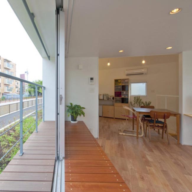 треугольный дом, крошечный треугольный дом, внутри крошечного дома, внутри маленького дома, интерьер маленького дома