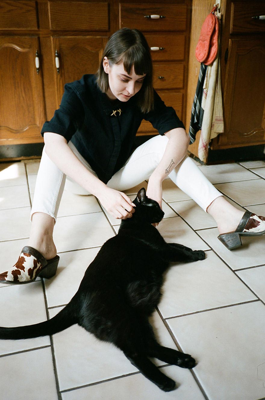 девушки и кошки, кошатницы