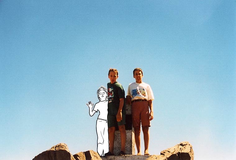 ушедшие из памяти, Faded Memory, художник стёр из старых фотогарфий друзей