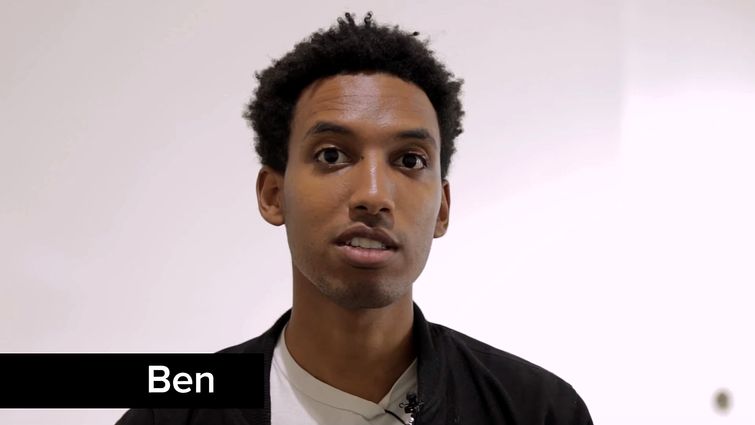 чистят уши видео, чистка ушей первый раз в жизни, люди очистили уши первый раз в жизни