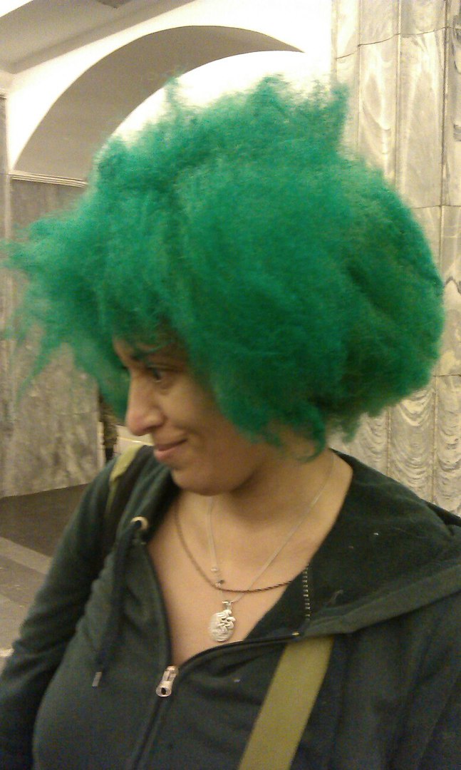 мода петербургского метро, мода метро, модники в транспорте, странные пассажиры метро 