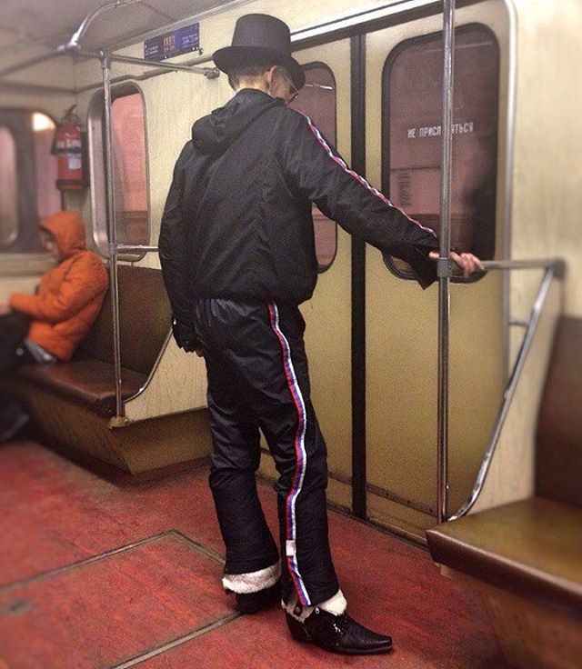 мода петербургского метро, мода метро, модники в транспорте, странные пассажиры метро 