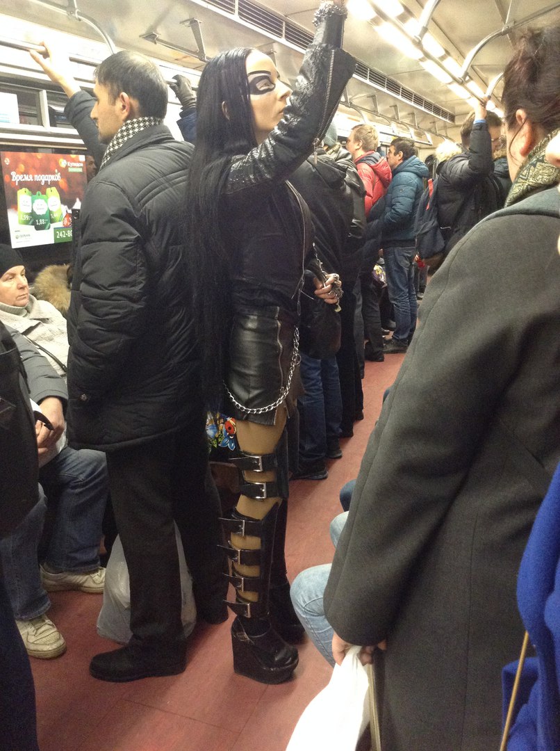 мода петербургского метро, мода метро, модники в транспорте, странные пассажиры метро 