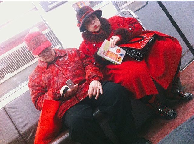 мода петербургского метро, мода метро, модники в транспорте, странные пассажиры метро 