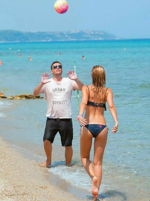 Елене Рапти, Elena Rapti,горячая женщина в парламенте Греции, красивая депутат в парламенте Греции