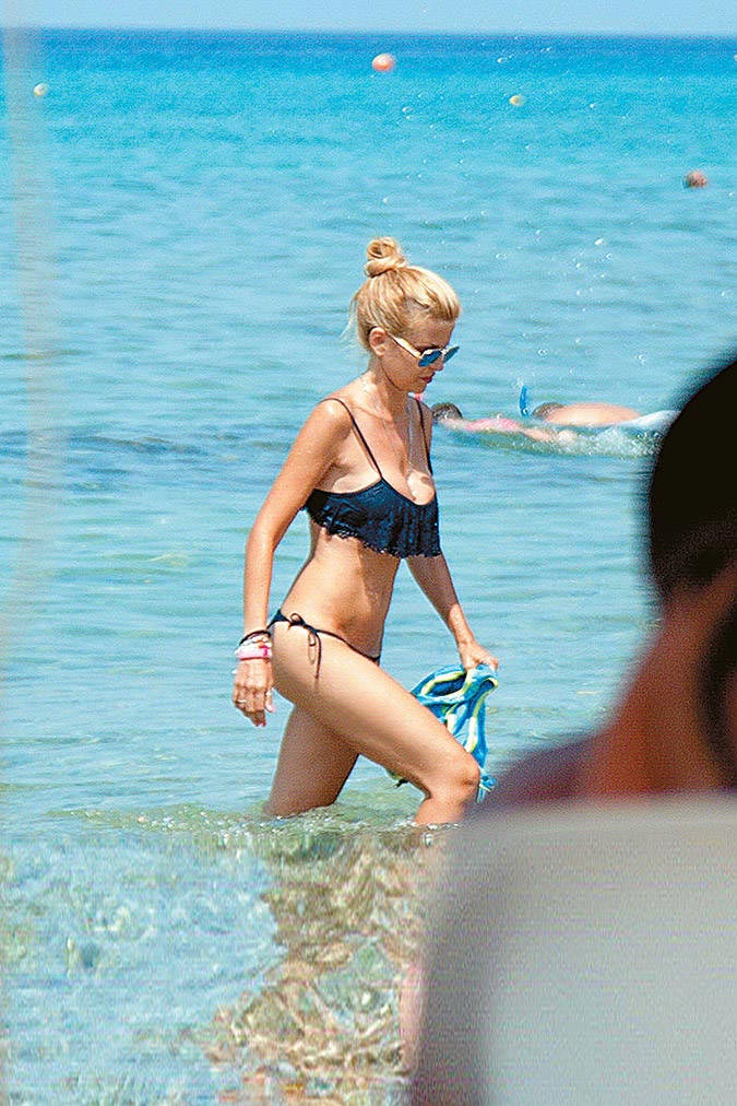 Елене Рапти, Elena Rapti,горячая женщина в парламенте Греции, красивая депутат в парламенте Греции