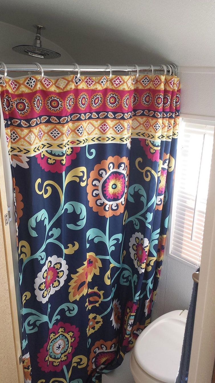 превратили автобус в дом на колесах, из автобуса в дом на колесах