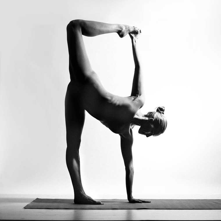 девушка фото йога Instagram