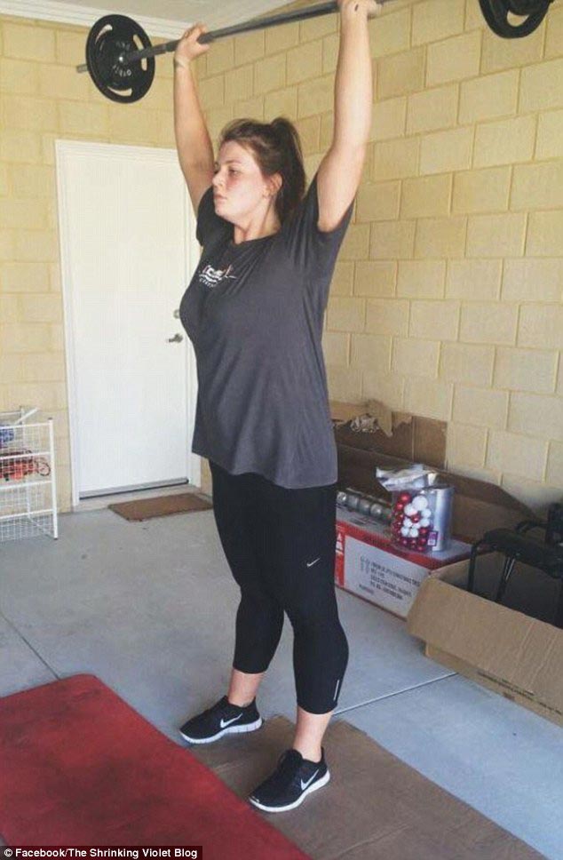 лишние складки кожи после похудения, рулоны лишней кожи, лишняя кожа после похудения