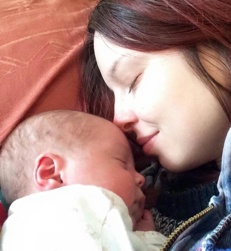  YouCam Makeup на ребенке, приложение макияж на ребенке, макияж на собственном сыне, макияж на маленьком ребенке ребенке