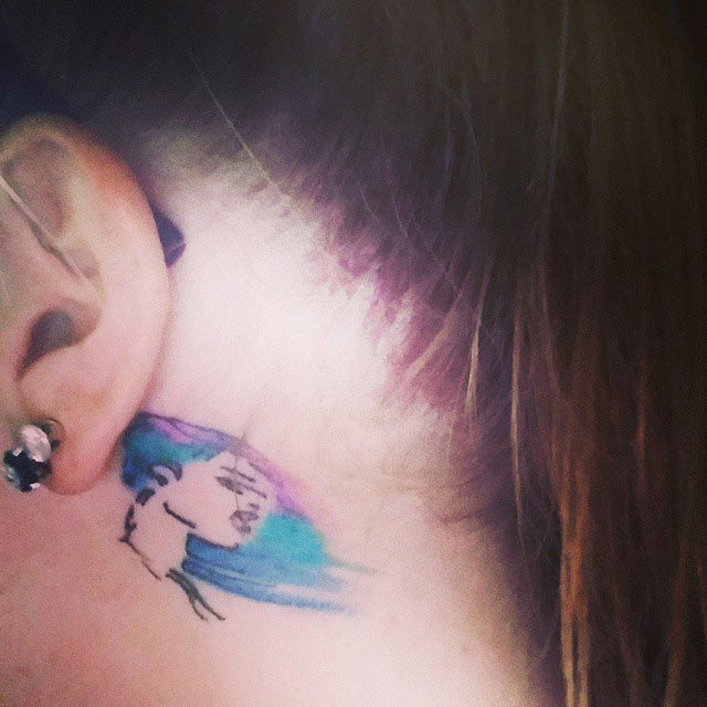 татуировки с диснеевскими принцессами, тату с персонажами мультфильмов, тату дисней