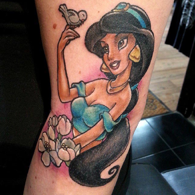 татуировки с диснеевскими принцессами, тату с персонажами мультфильмов, тату дисней
