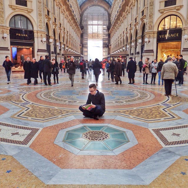 Вызов книги, Якуб Павловский, Jakub Pavlovsky, парень читает везде где ему хочется