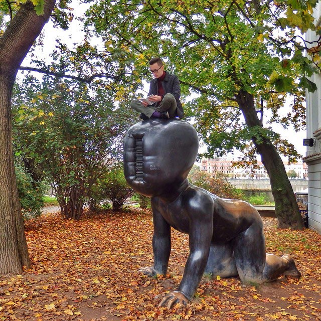 Вызов книги, Якуб Павловский, Jakub Pavlovsky, парень читает везде где ему хочется