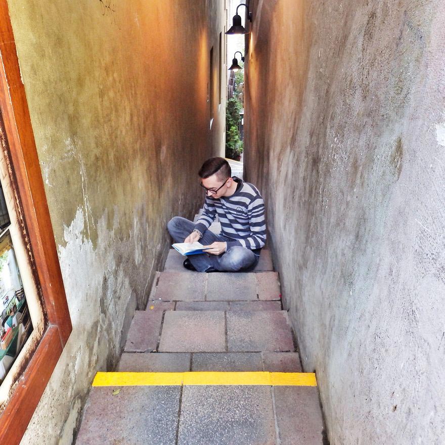 Вызов книги, Якуб Павловский, Jakub Pavlovsky, парень читает везде где ему хочется