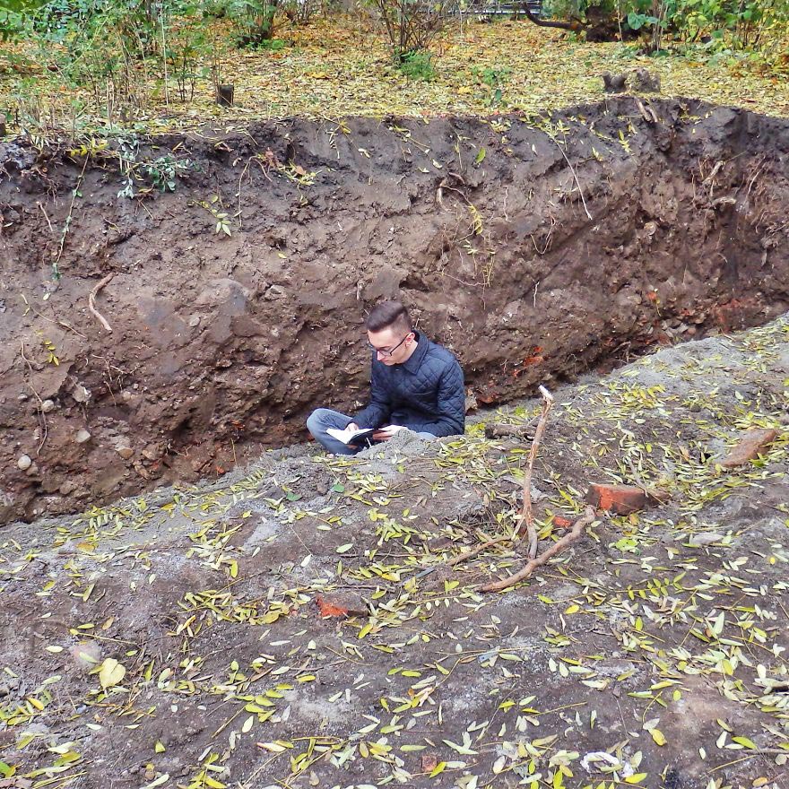 Вызов книги, Якуб Павловский, Jakub Pavlovsky, парень читает везде где ему хочется