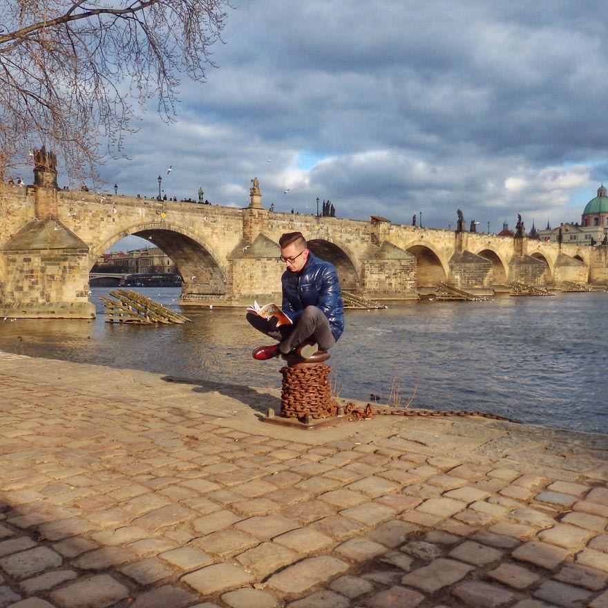 Вызов книги, Якуб Павловский, Jakub Pavlovsky, парень читает везде где ему хочется