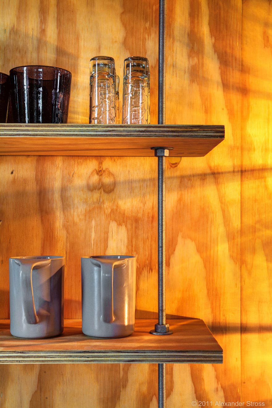 лучшие друзья построили себе город, друзья построили себе город, лучшие друзья построили поселение, Llano Exit Strategy, четыре пары город старость вместе