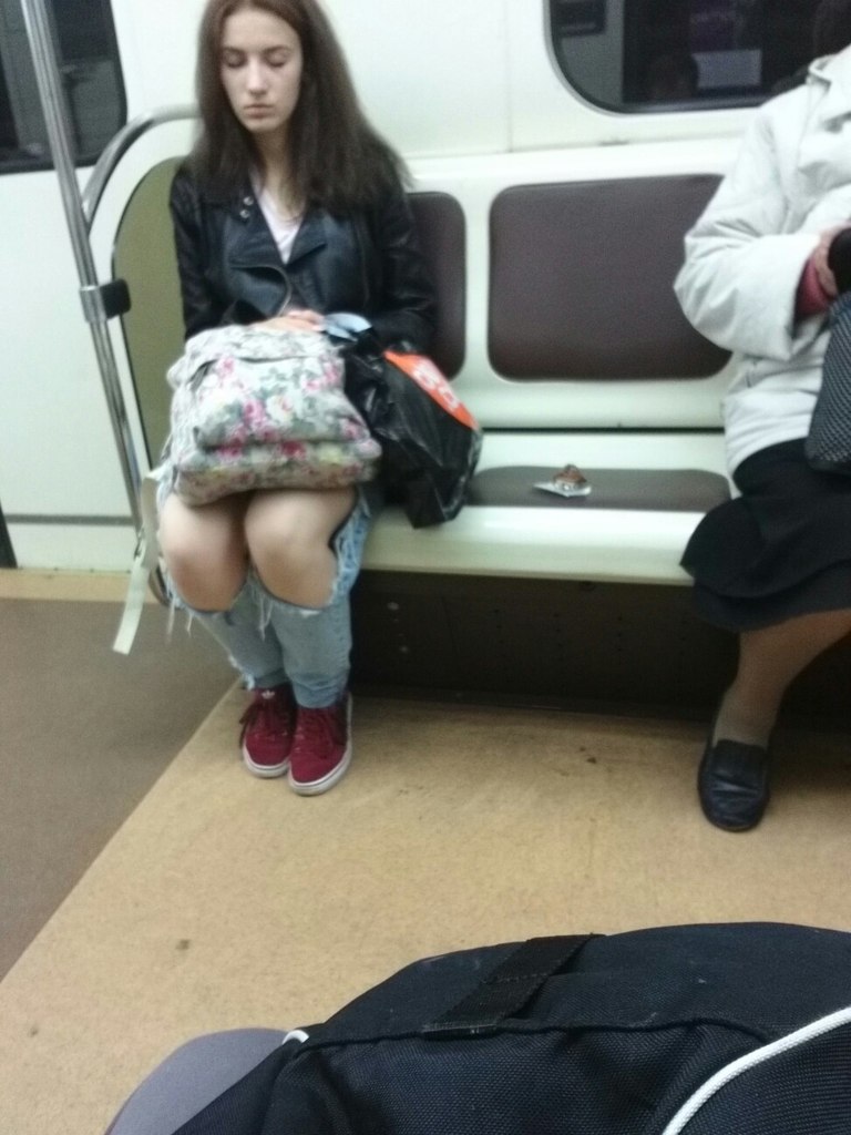 мода петербургского метро, мода метро, модники в транспорте, странные пассажиры метро 