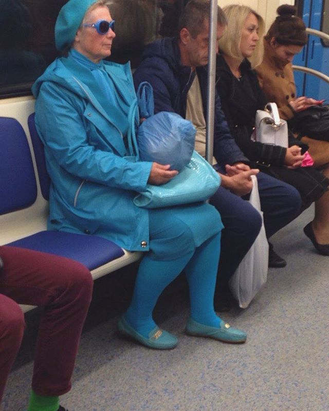 мода петербургского метро, мода метро, модники в транспорте, странные пассажиры метро 