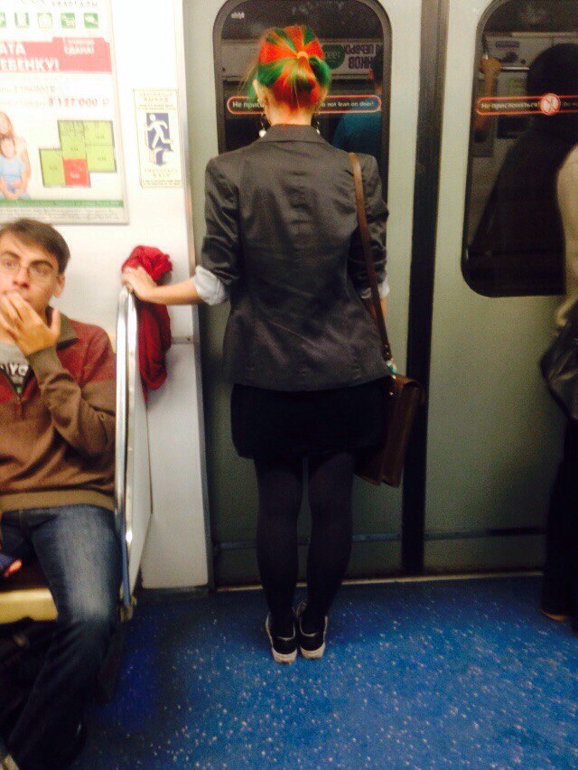 мода петербургского метро, мода метро, модники в транспорте, странные пассажиры метро 