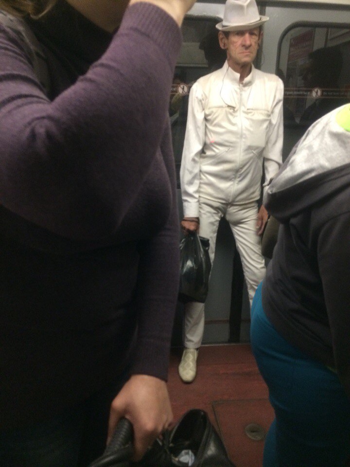 мода петербургского метро, мода метро, модники в транспорте, странные пассажиры метро 