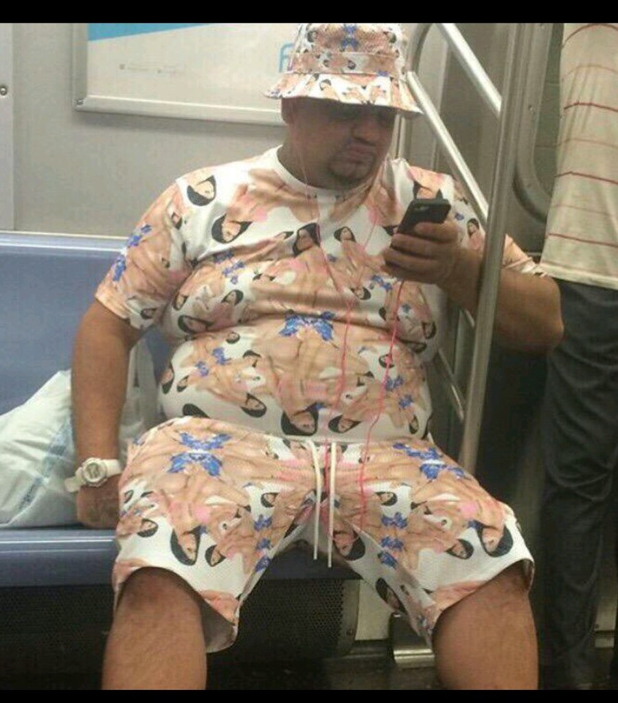 мода петербургского метро, мода метро, модники в транспорте, странные пассажиры метро 